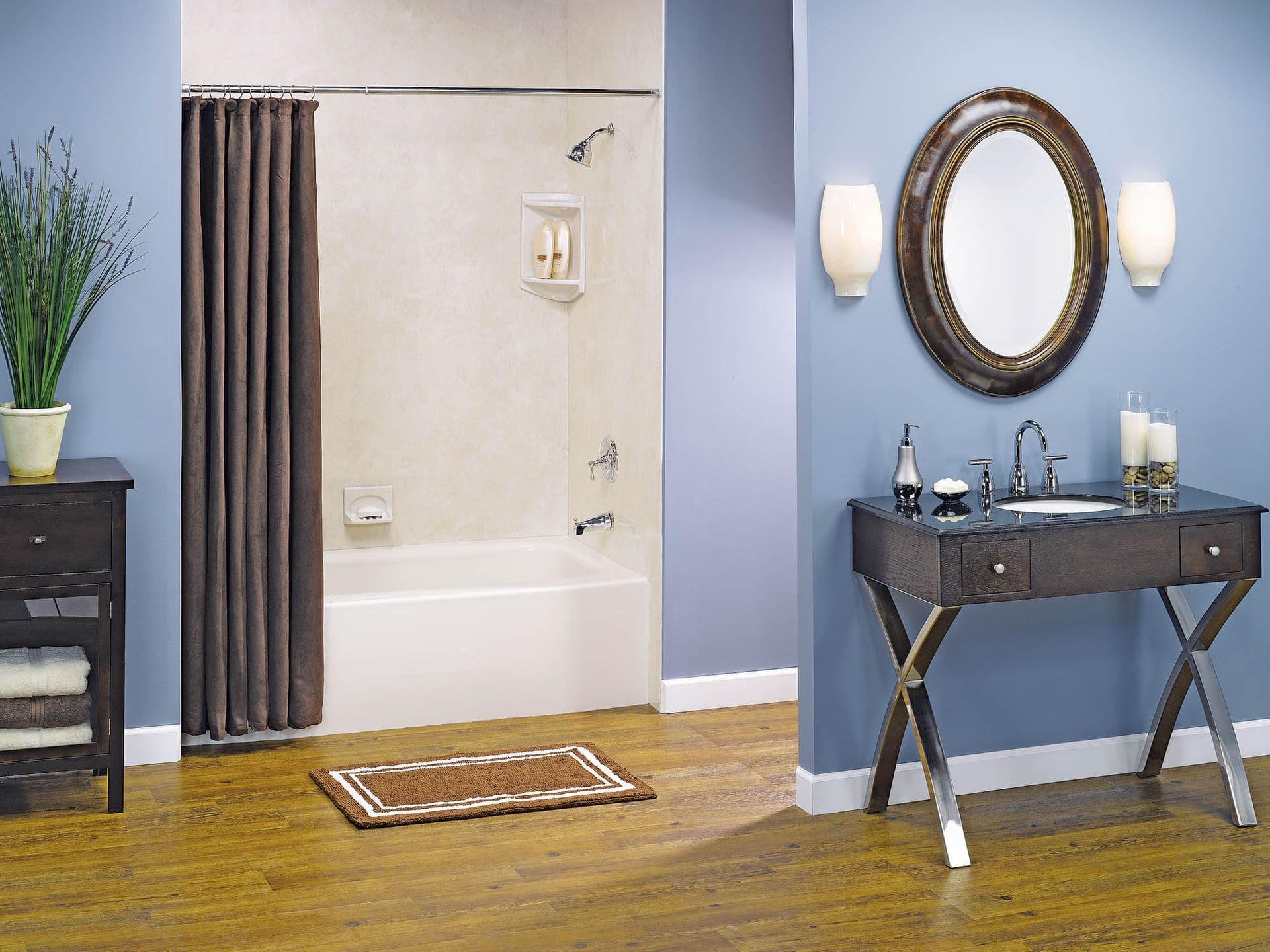 A combination shower tub with a curtain and corner shelves.